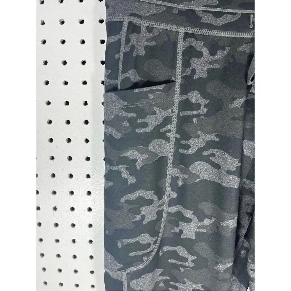 Fabletics camo jogger pants - Picture 3 of 7
